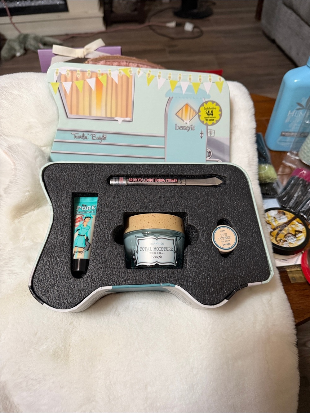 Benefit skincare set - teal and cream New in box